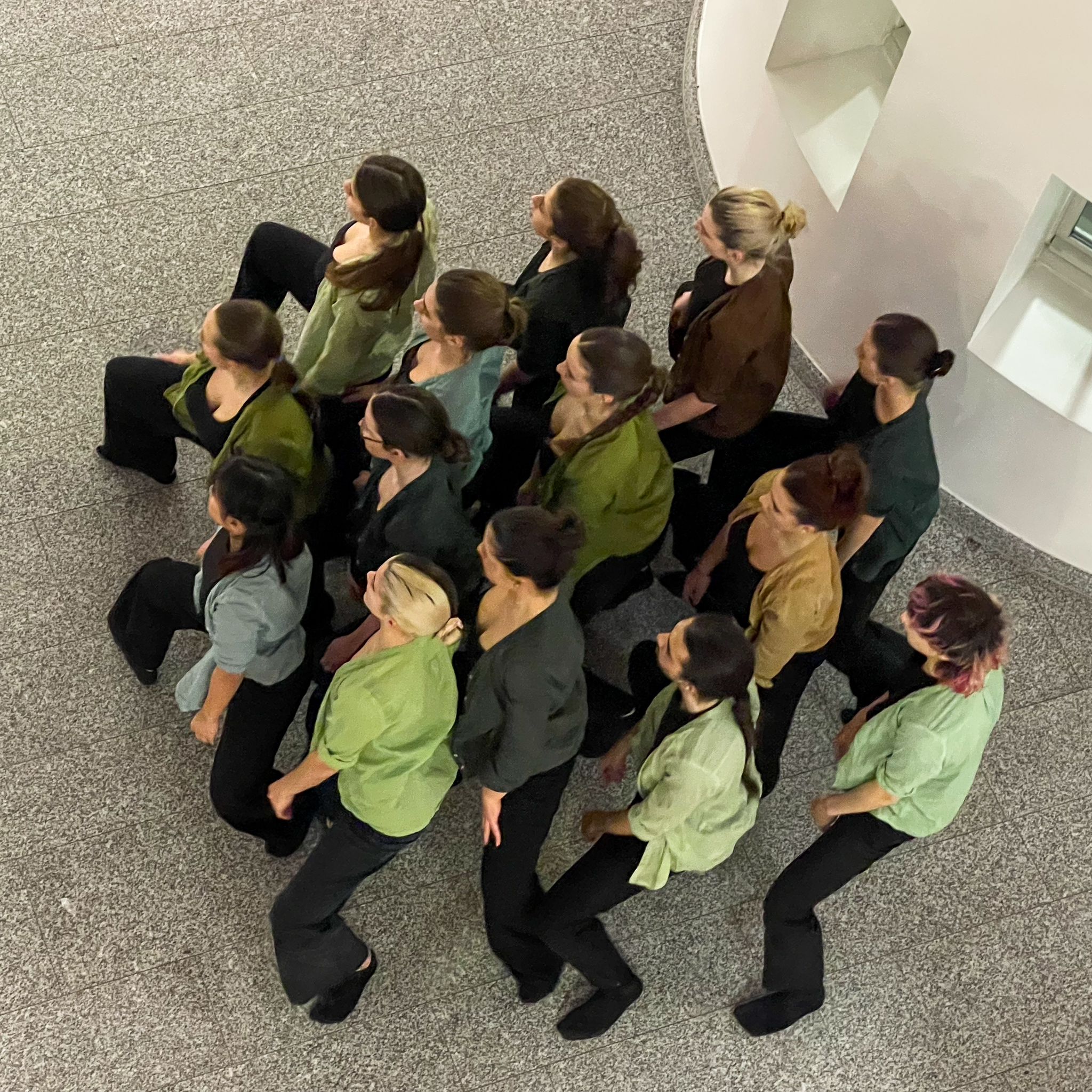 Un Masque De Carnaval Avec Des Plumes Masque De Mascarade Dans Le Style Et Les Couleurs Du